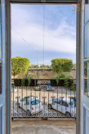 Charming home with Stunning City Views in Birgu by 360 Estates